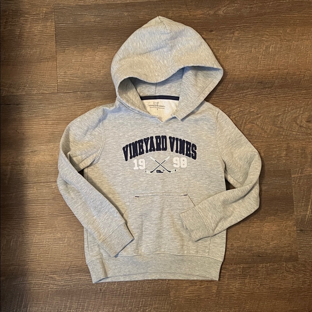 Vineyard Vines Gray HockeyHoodie with Navy Logo